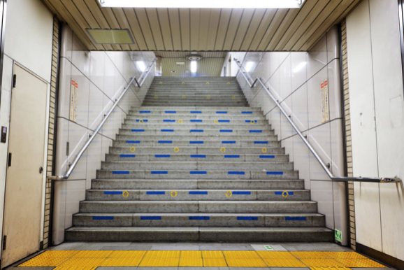 tokyo-subway-power-ranger-stairs